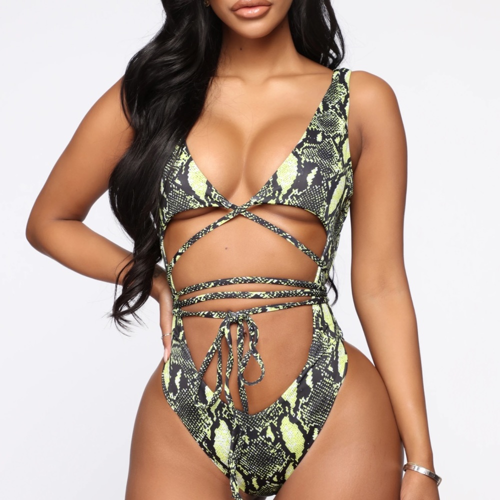 Fashion Nova Vitamin Sea One Piece Size M